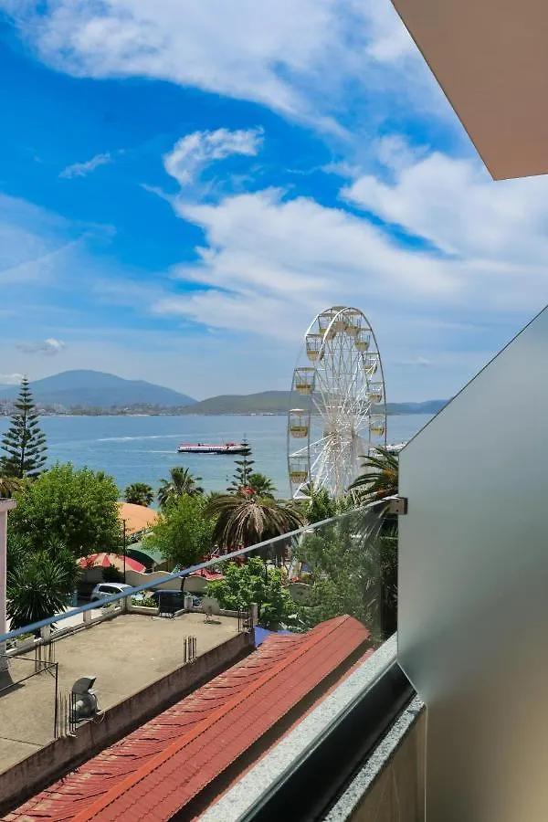 Adora'S View Hotel Саранда