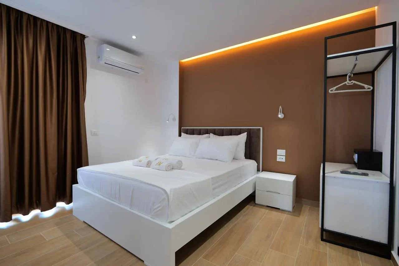 Adora'S View Hotel Саранда
