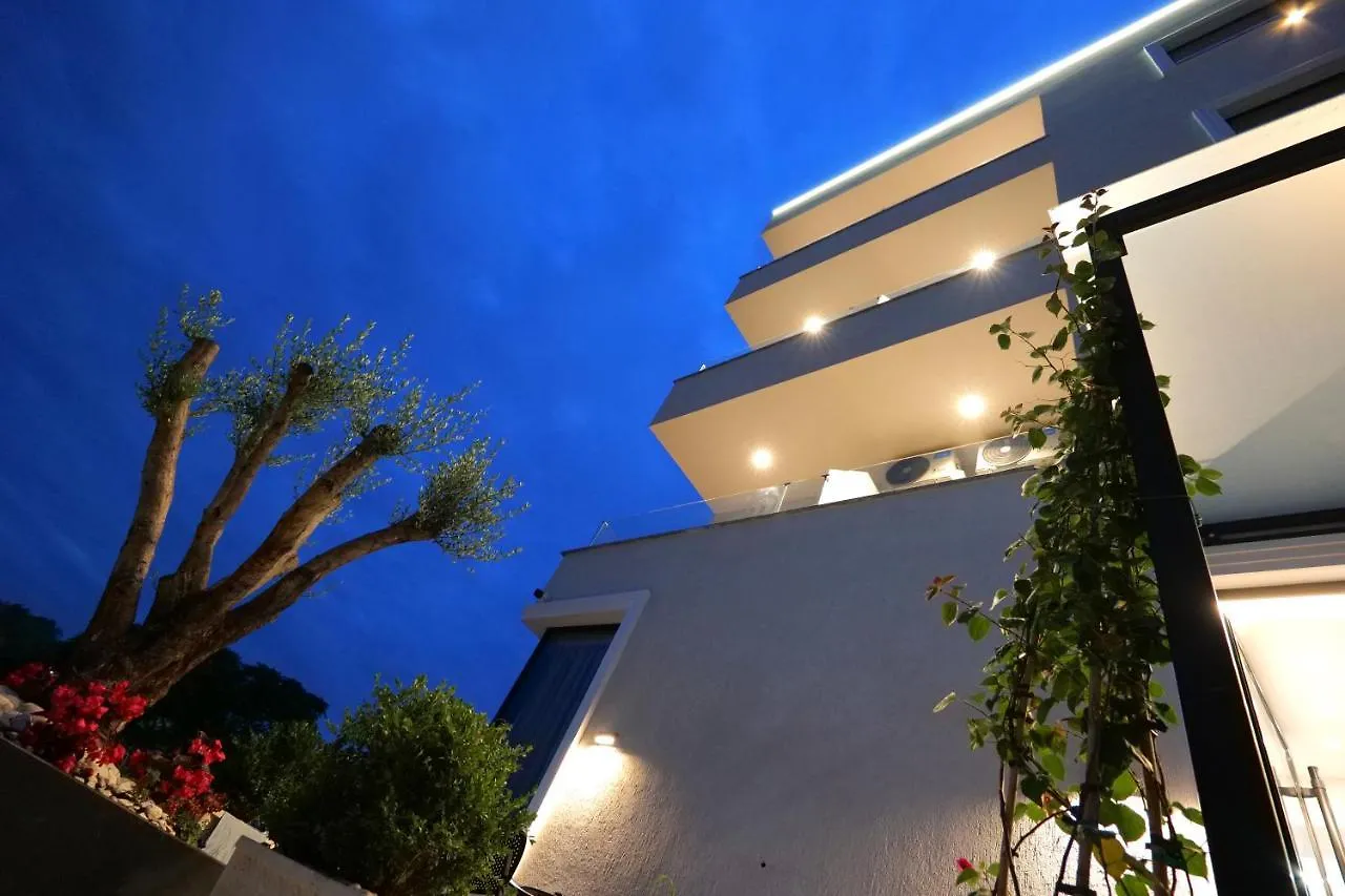 Adora'S View Hotel Sarande 3*,