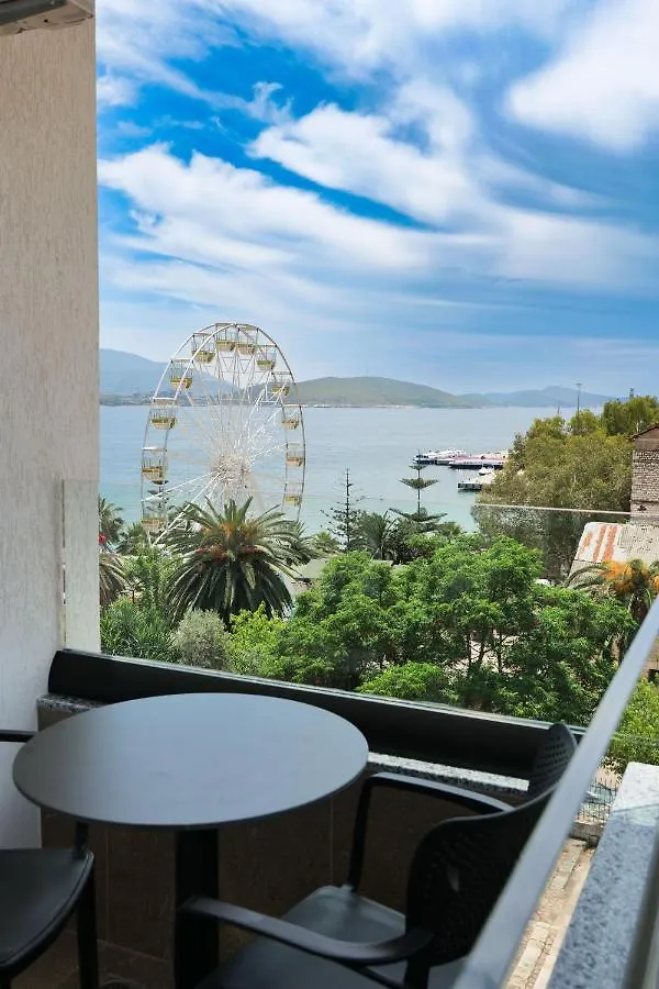 Adora'S View Hotel Saranda